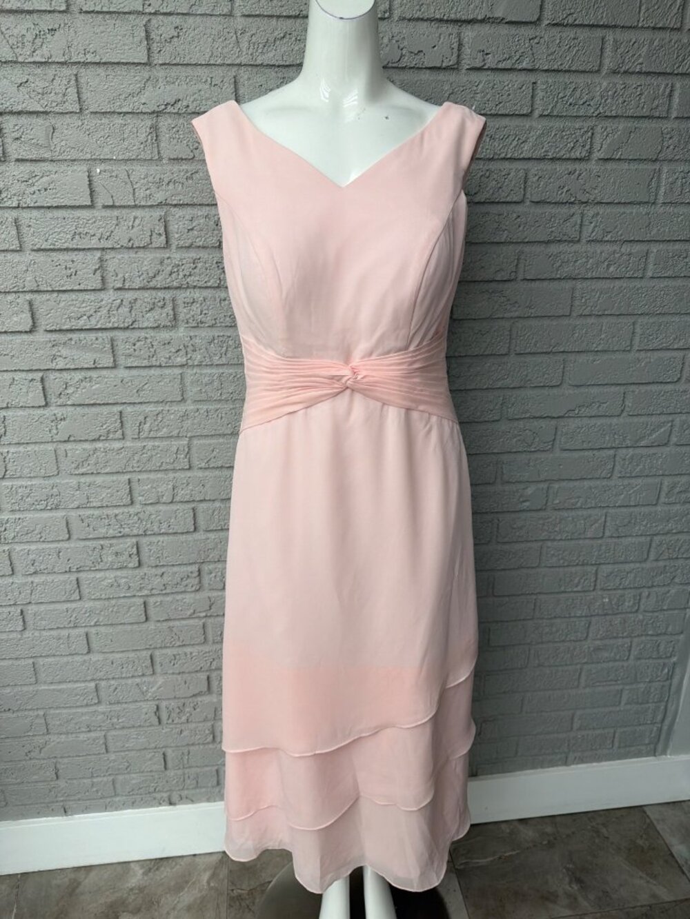 Boutique Women’s Pink Sleeveless Chiffon Formal Tea Length Dress Size 8